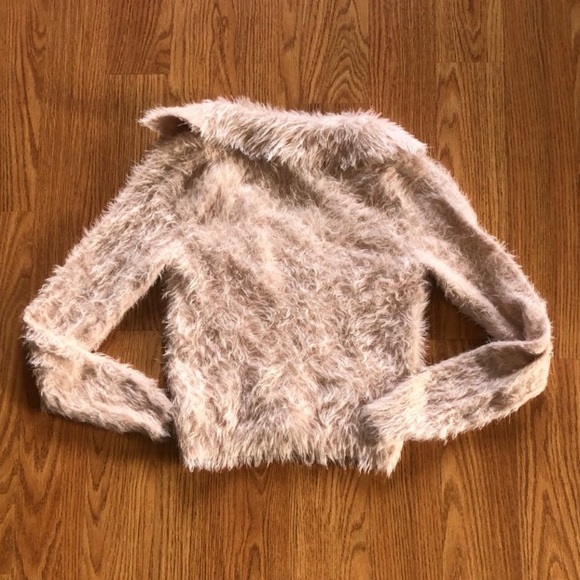 NWT Baby Pink Fuzzy Collared Sweater - Picture 2 of 4